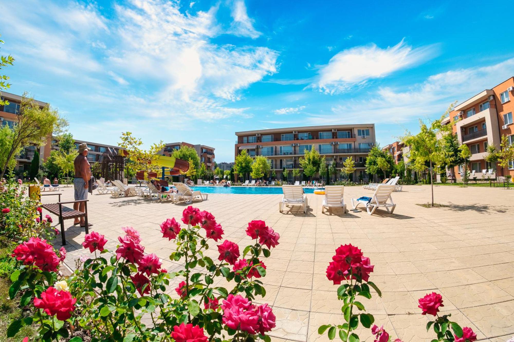 Holiday Garden Resort Sunny Beach Ngoại thất bức ảnh
