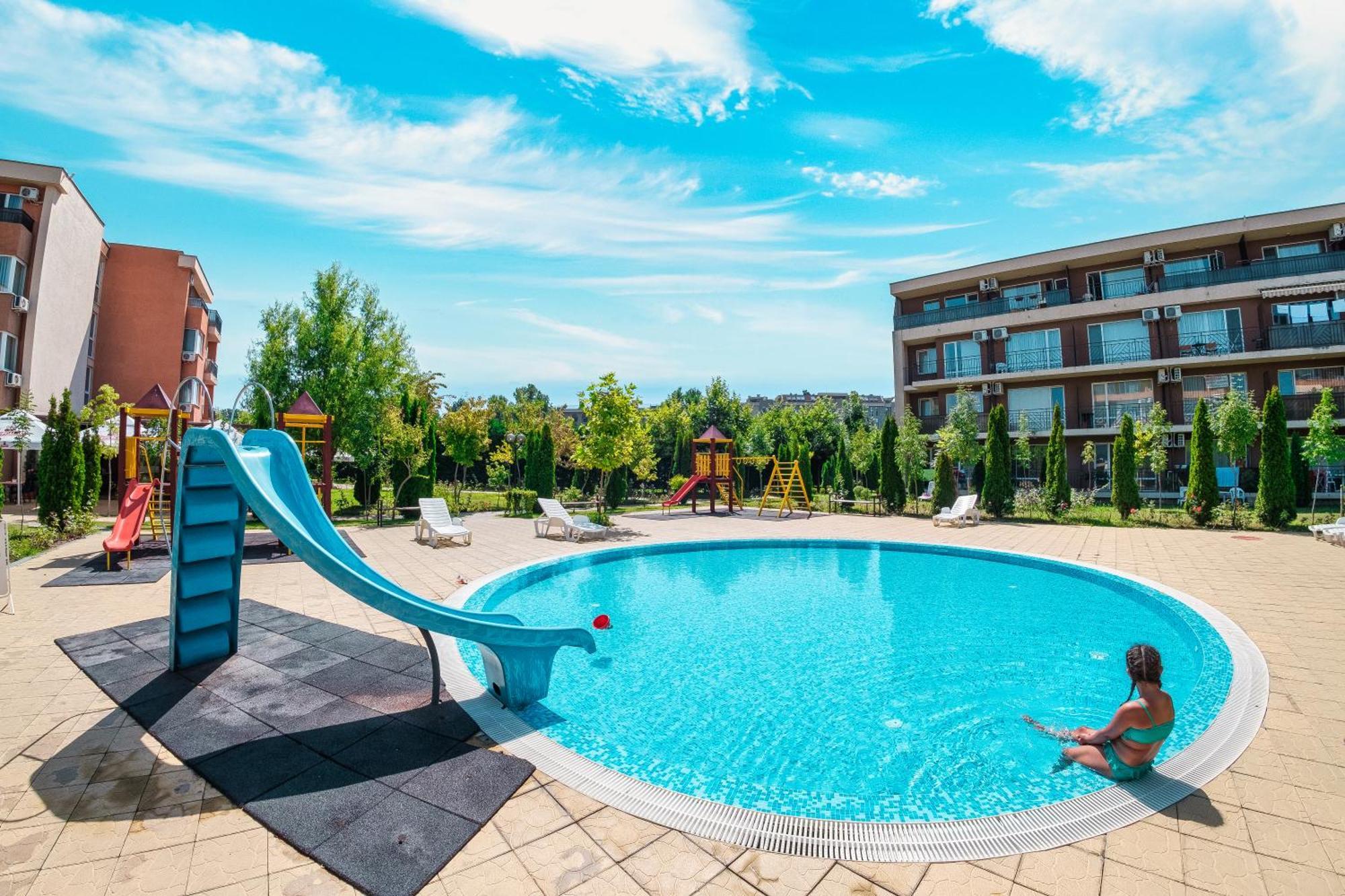 Holiday Garden Resort Sunny Beach Ngoại thất bức ảnh