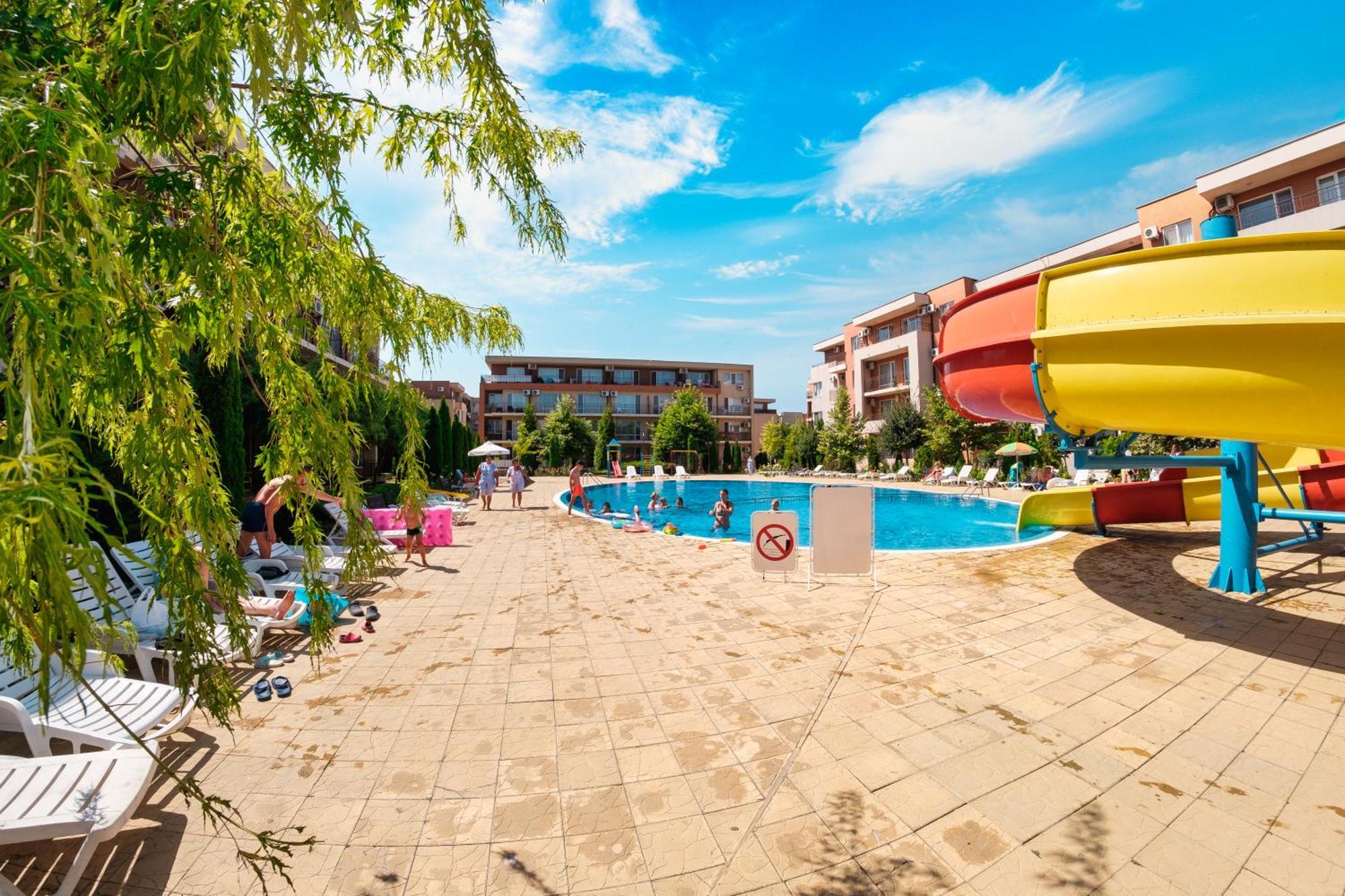 Holiday Garden Resort Sunny Beach Ngoại thất bức ảnh