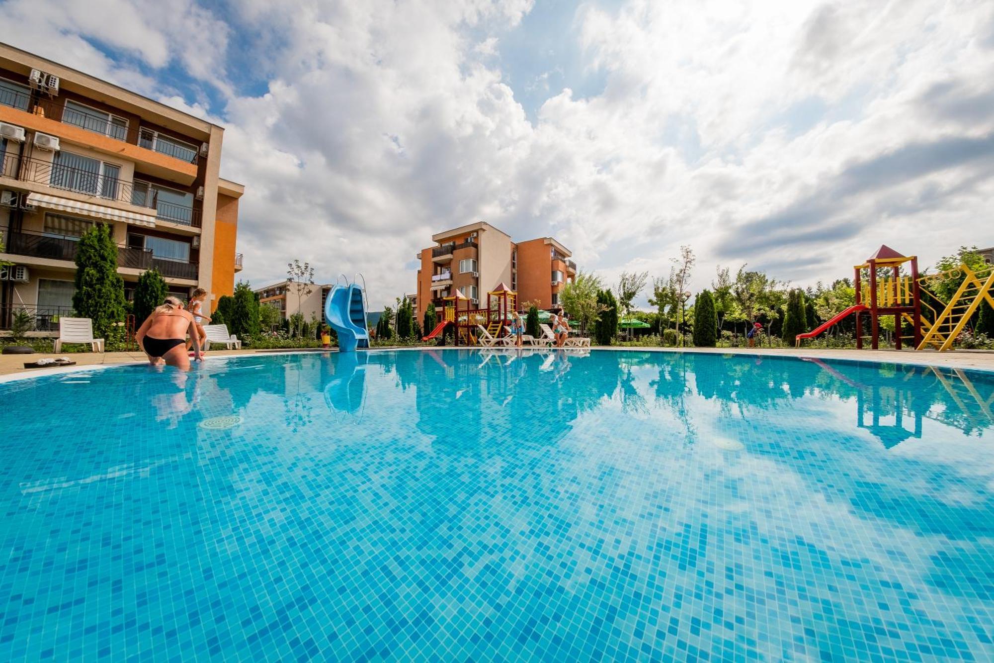 Holiday Garden Resort Sunny Beach Ngoại thất bức ảnh