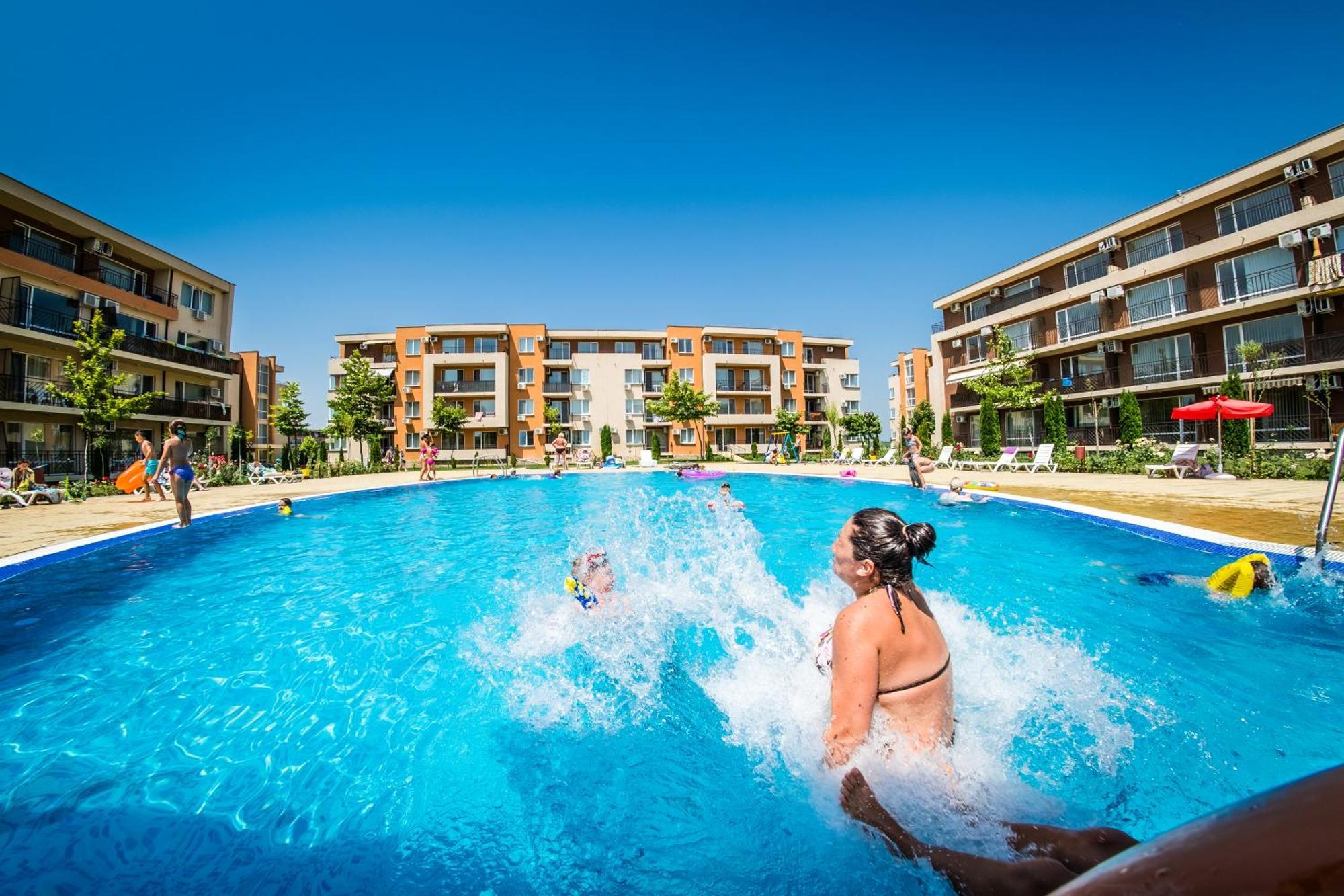 Holiday Garden Resort Sunny Beach Ngoại thất bức ảnh
