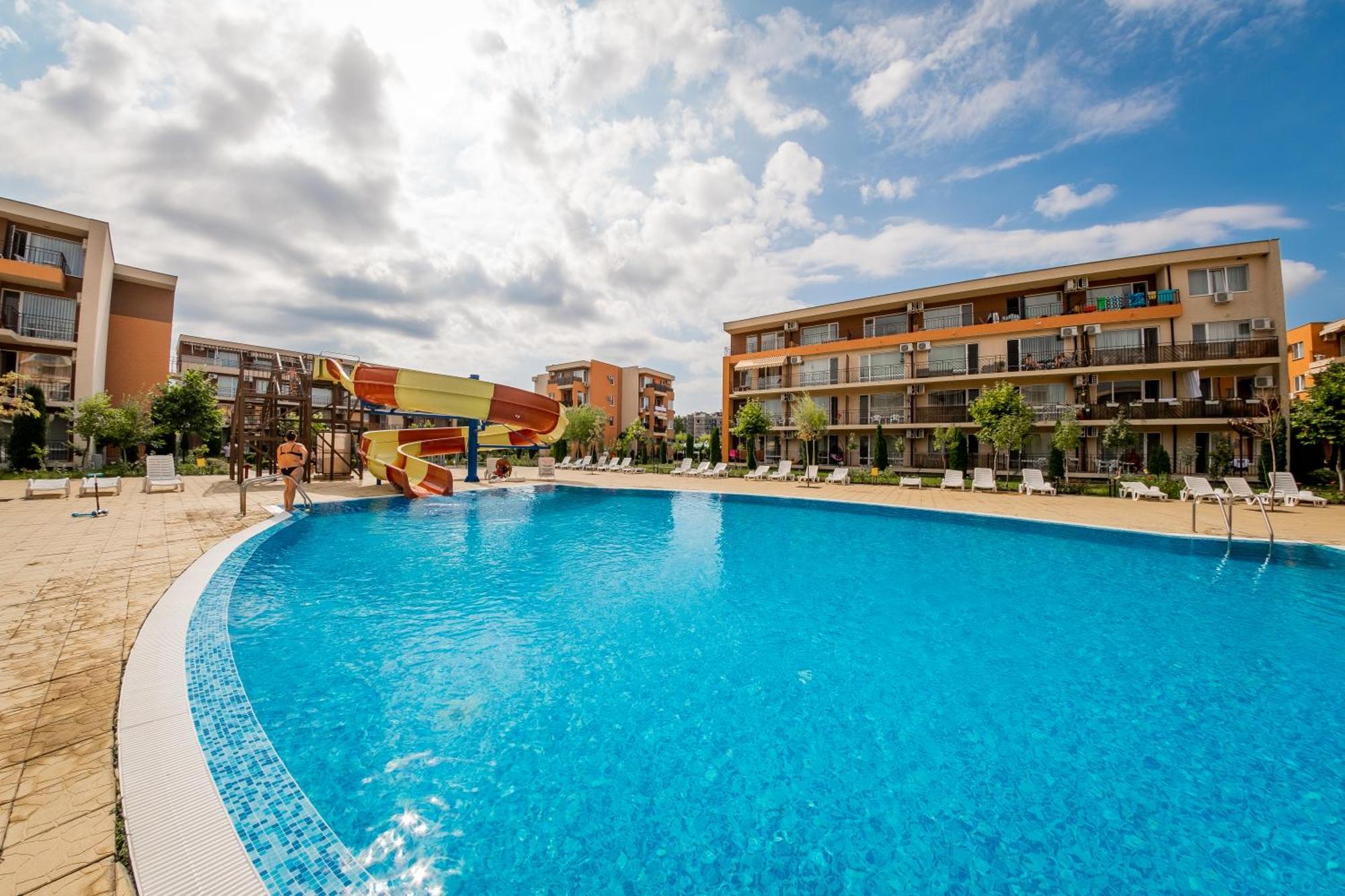 Holiday Garden Resort Sunny Beach Ngoại thất bức ảnh