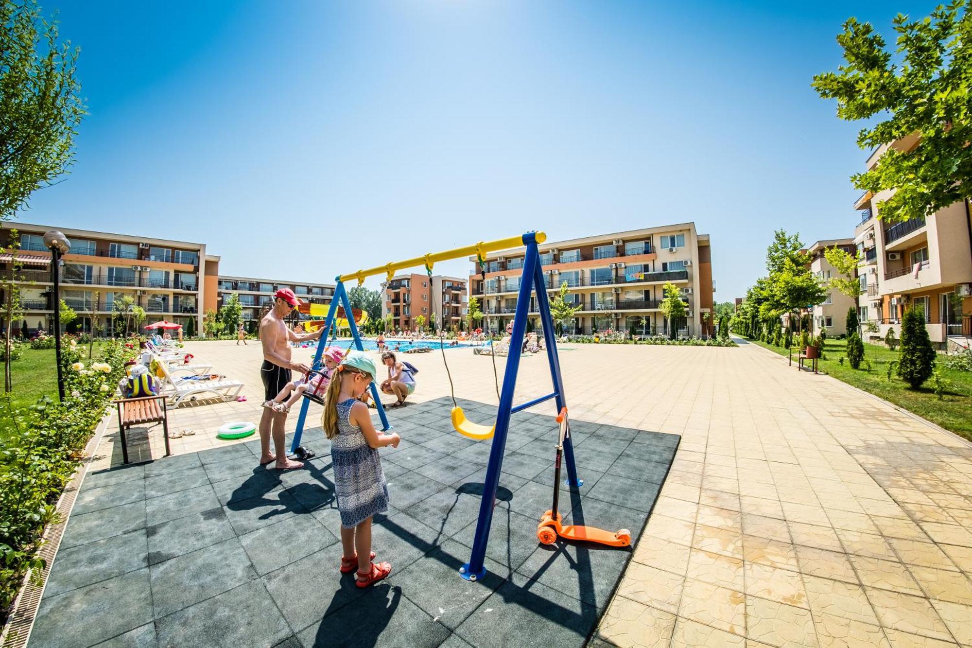 Holiday Garden Resort Sunny Beach Ngoại thất bức ảnh