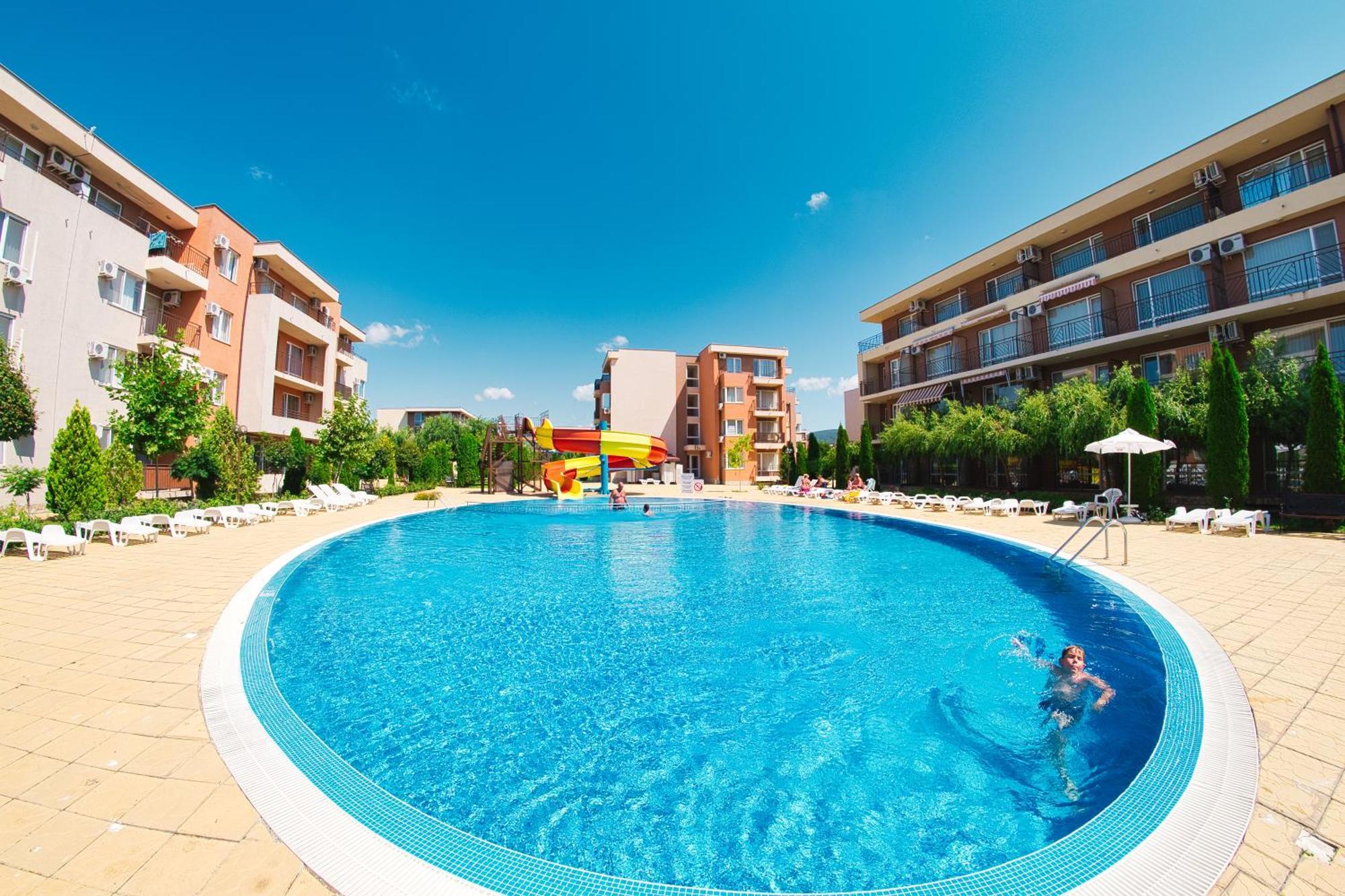 Holiday Garden Resort Sunny Beach Ngoại thất bức ảnh