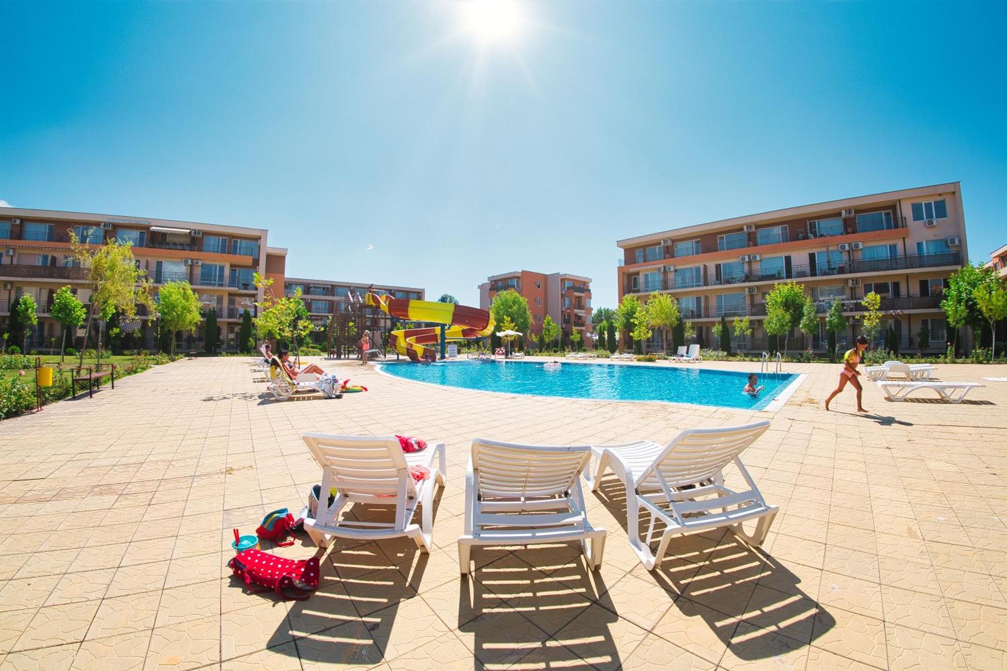 Holiday Garden Resort Sunny Beach Ngoại thất bức ảnh