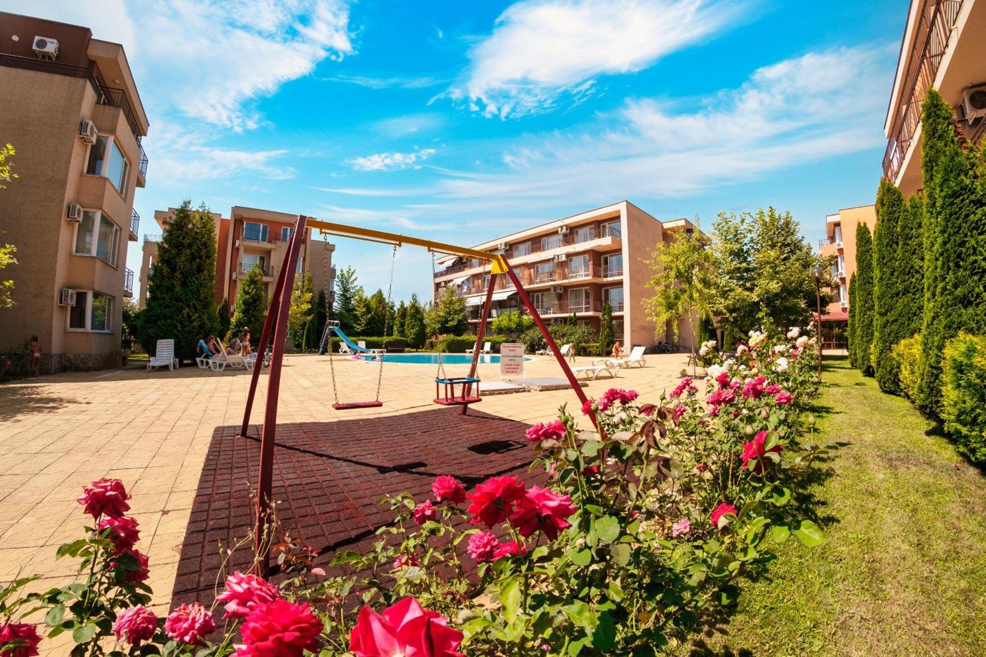 Holiday Garden Resort Sunny Beach Ngoại thất bức ảnh
